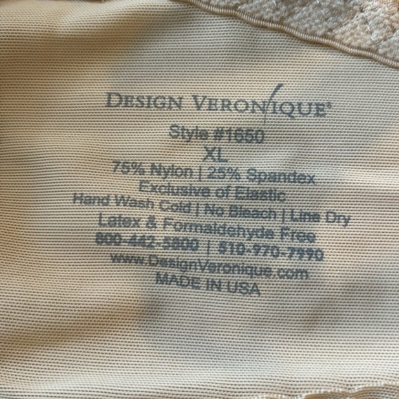 Design Veronique Compression Garment - Picture 3 of 6